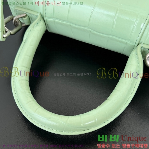 #�߷��þư� �ƿ��۷��� XS ž �ڵ� �� 5928331-115