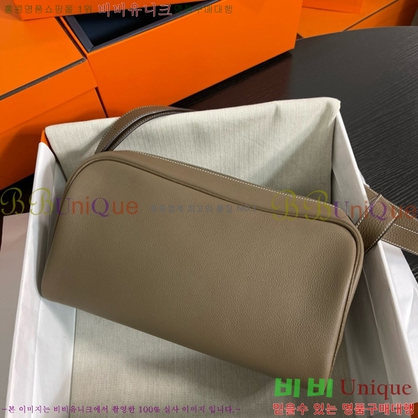 #޽ ڶ   HE422402-1