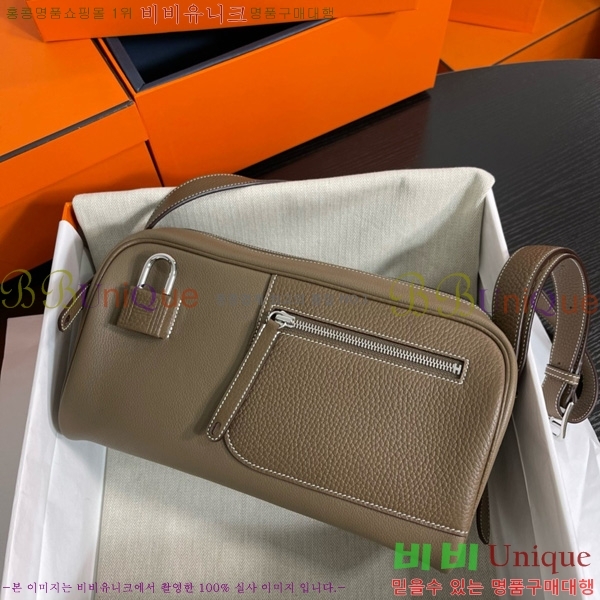 #޽ ڶ   HE422402-1