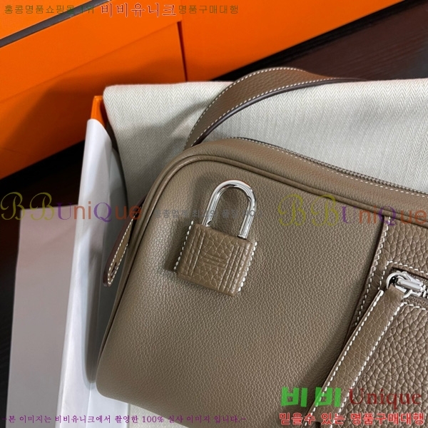 #޽ ڶ   HE422402-1