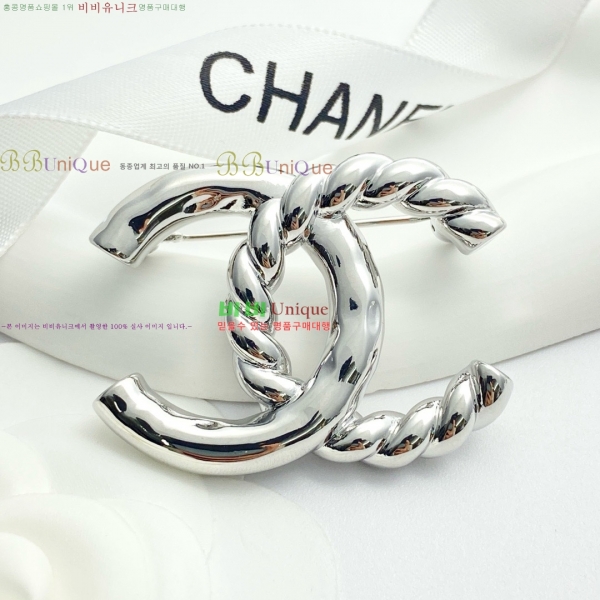 * ġ CH9721106-3