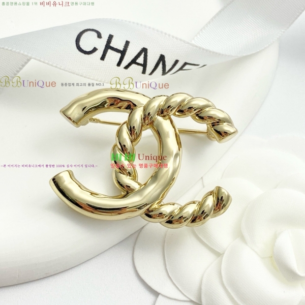 * ġ CH9721106-4