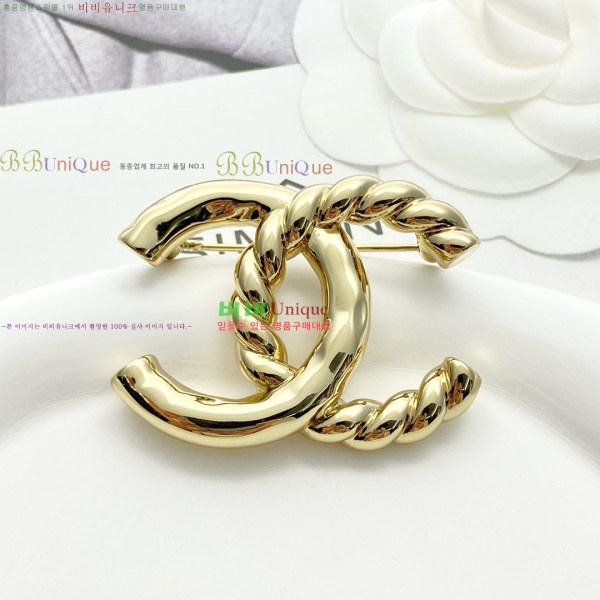 * ġ CH9721106-4