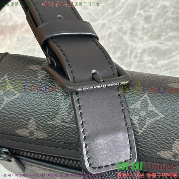 ̺    M12599