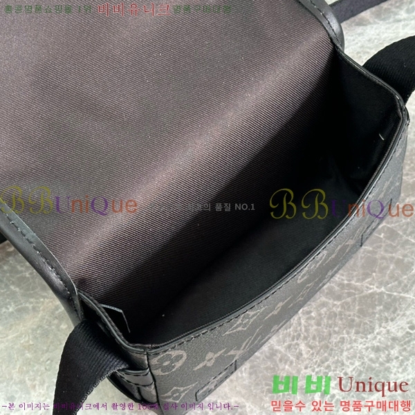 ̺    M12599