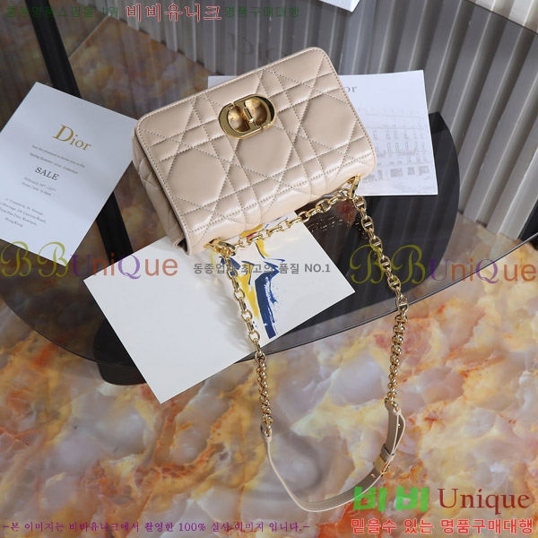 #  īι D923600-5