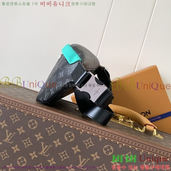 #̺   M25924-1