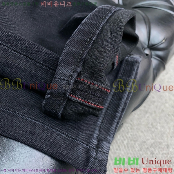   û D253784