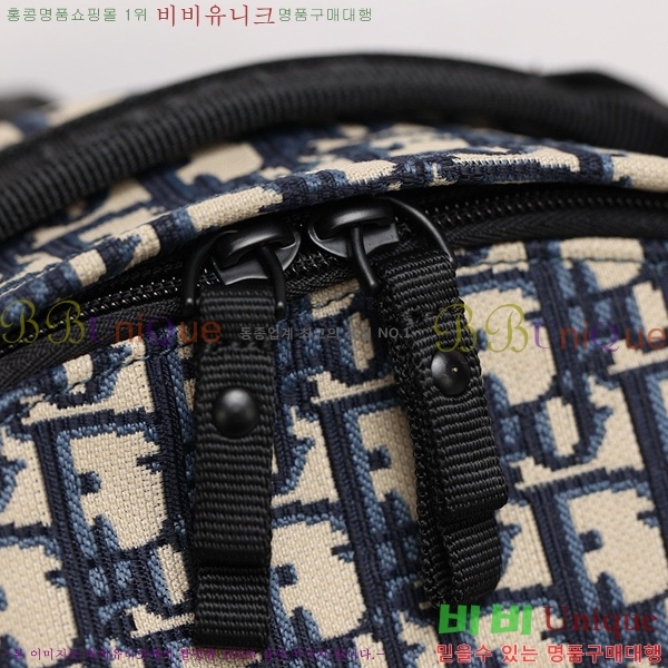# Ʈ   M6108-1001