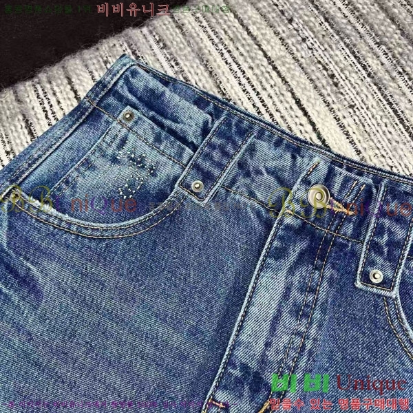  ˷    AW658568-3