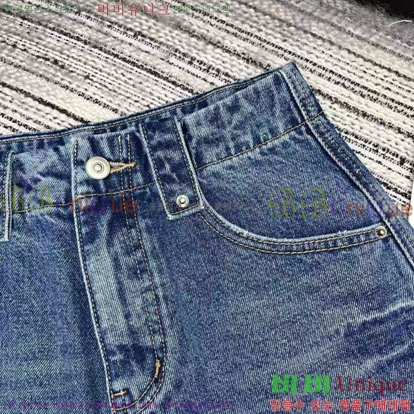  ˷    AW658568-3