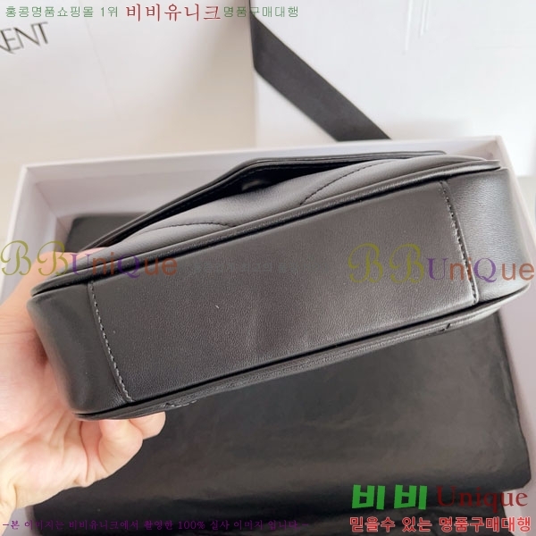 #ζ  ̴  821749-1002