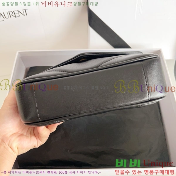 #ζ  ̴  821749-1001