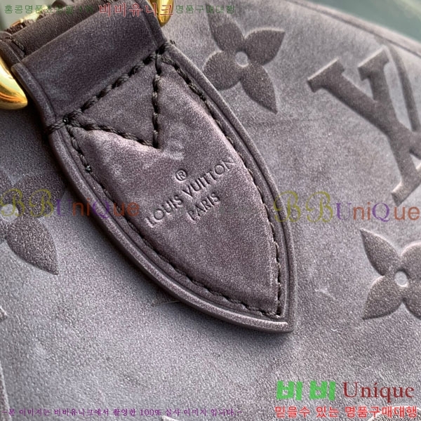 #̺ ǵ P9 ݵѸ 40 ׷ M15225-1