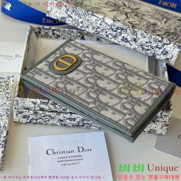 # 30 Montaigne  ̽ S2353-404