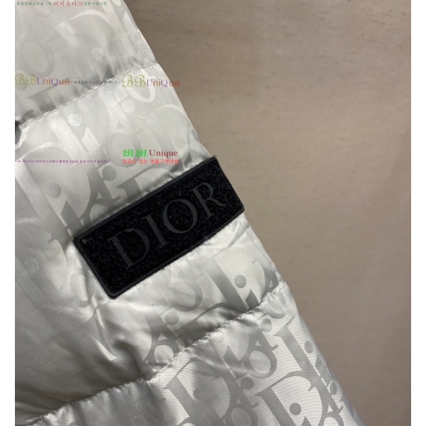 ���� ��* �ٿ� ��Ʈ �е� 61DR2511125-4