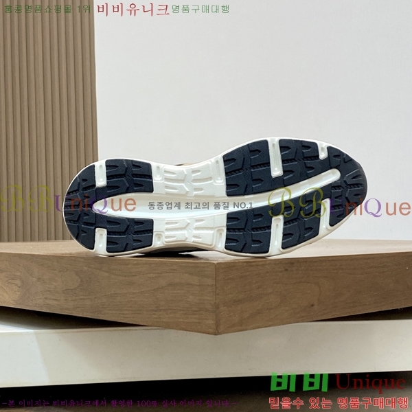 ���� ��**�� ����Ŀ�� M329747-4