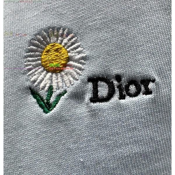 ���� ũ������ ���� Ƽ���� CH814689-3